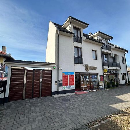 Lexi Classic Apartman Hajdúszoboszló Eksteriør bilde